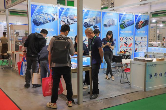 Professional Factory Customized 120º C XLPE Insulated Wire for Cars